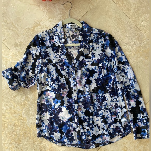 Express Blue and Black Floral Blouse - Picture 8 of 9